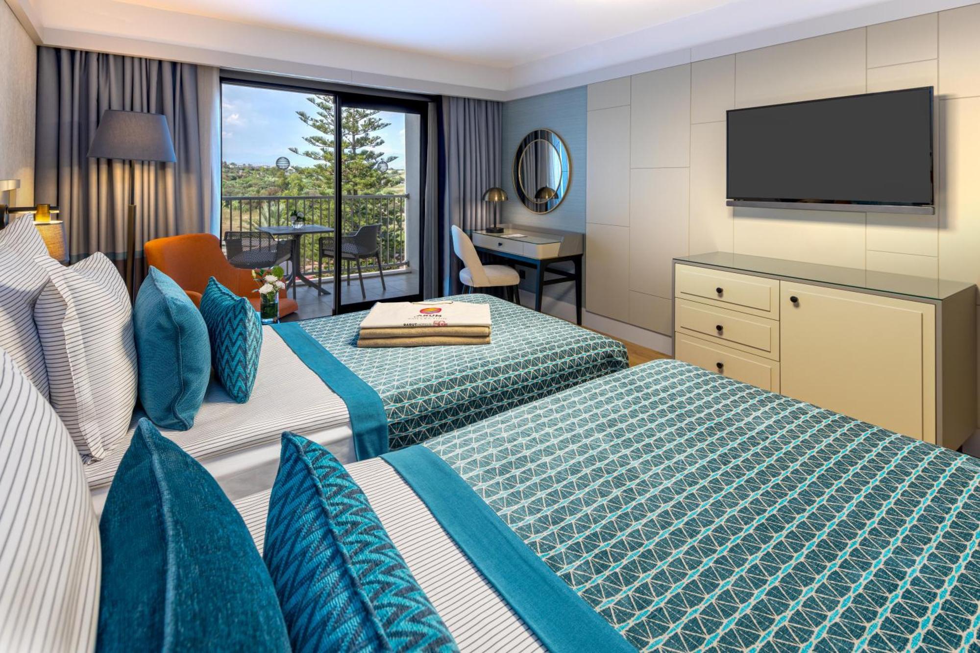 Arum Barut Collection